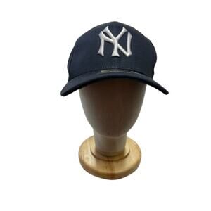 NWT Nike New York Yankees Aerobill Baseball Cap MLB Logo Blue Black Unisex OS